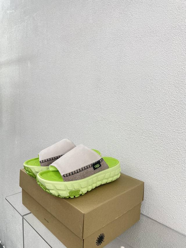 Ugg 多巴胺 厚底缝线拖鞋 来自澳洲 Ug9最强3色入出厂价 米白配荧光绿 U99的革新产品 盛夏而来 如期而至 今夏里必须种草的一款系列单品 超级厚底设计