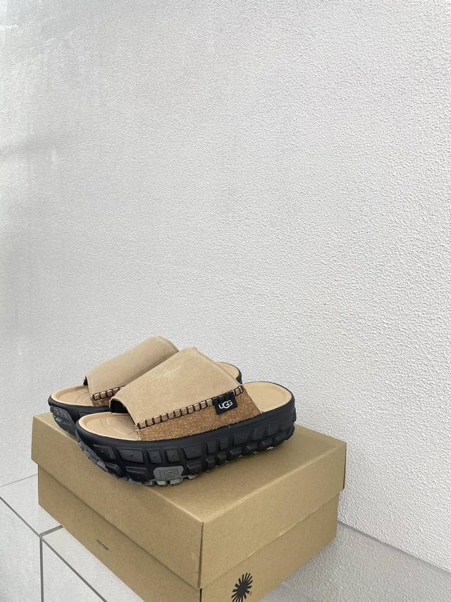 Ugg 多巴胺 厚底缝线拖鞋 来自澳洲 Ug9最强3色入出厂价 杏色 U99的革新产品 盛夏而来 如期而至 今夏里必须种草的一款系列单品 超级厚底设计 搭配舒适