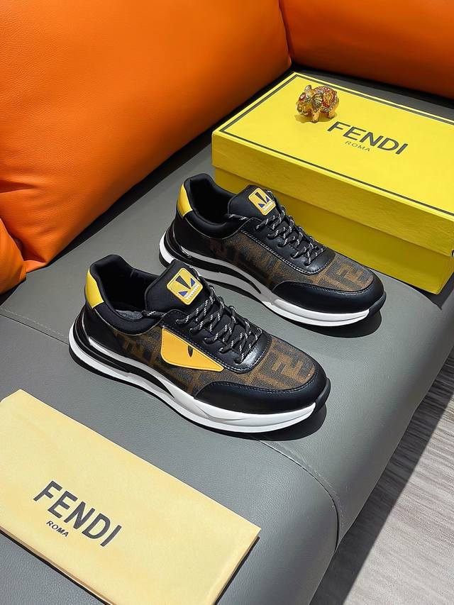 商品名称：Fendi 芬迪 正规码数 38-44 休闲鞋 商品材料：精选 进口牛皮鞋面，柔软羊皮内里；原厂大底。