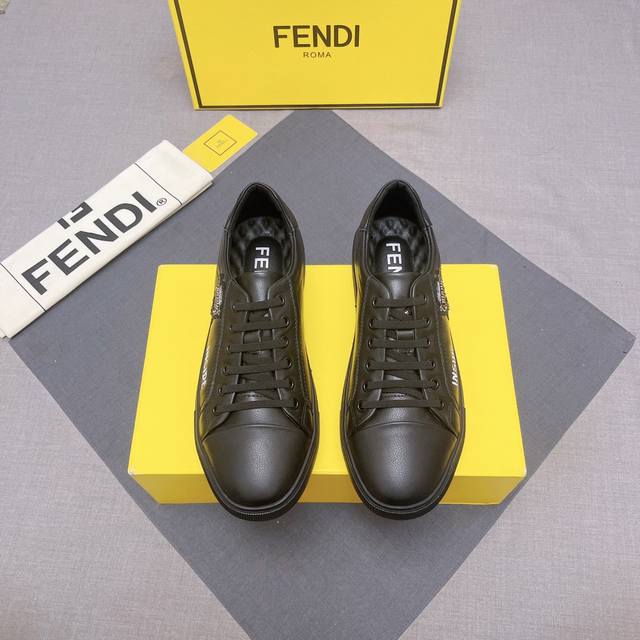 Fendi 芬迪 2023男士最新款休闲鞋 专柜同步上市 全进口头层小牛皮皮 舒适内里 羊皮垫脚，内里采用头层顶级羊皮，原版原厂特供橡胶大底。引领时尚新概念。码